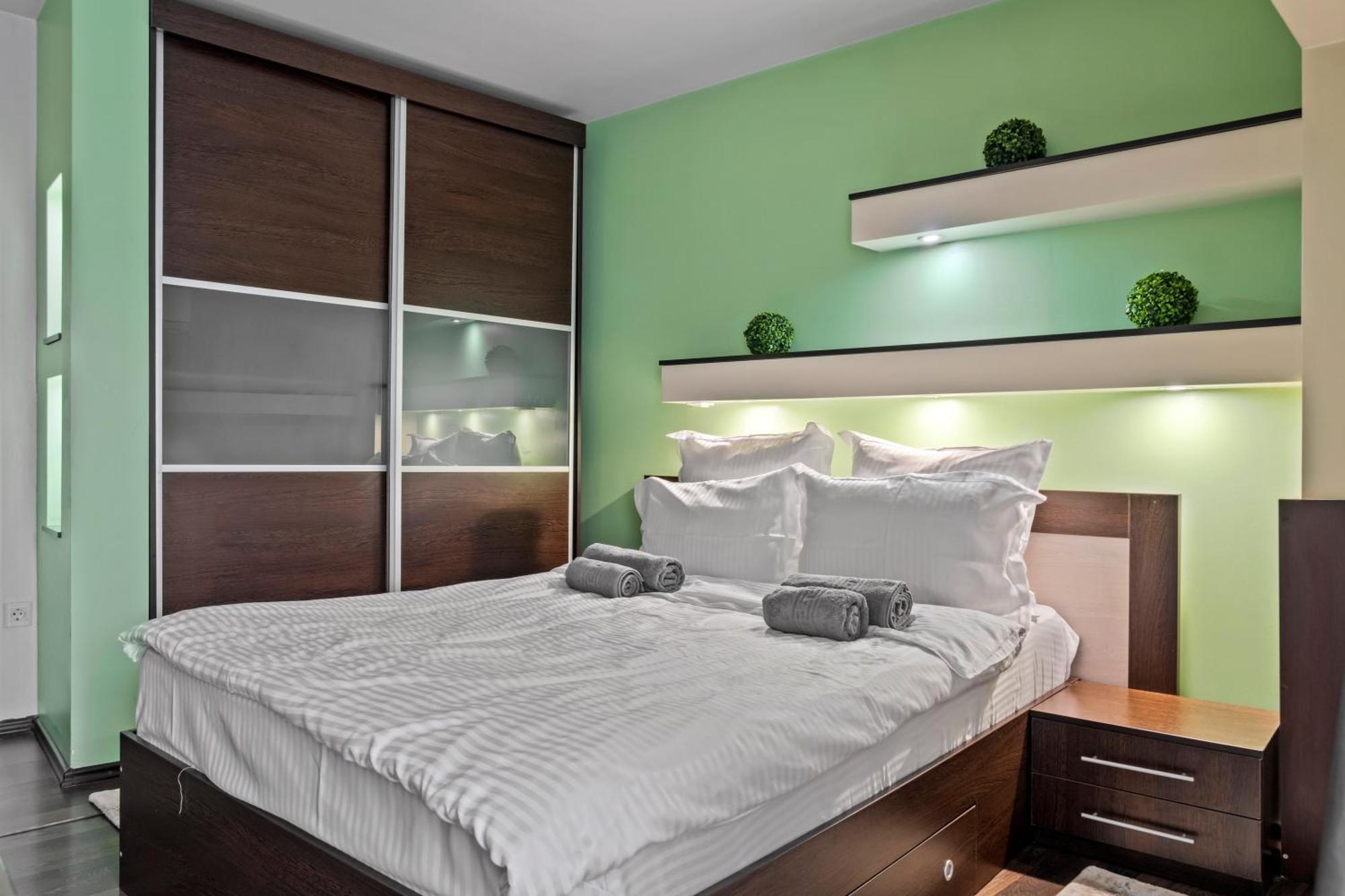 4 Rooms Unirii 47 Bukares Bagian luar foto