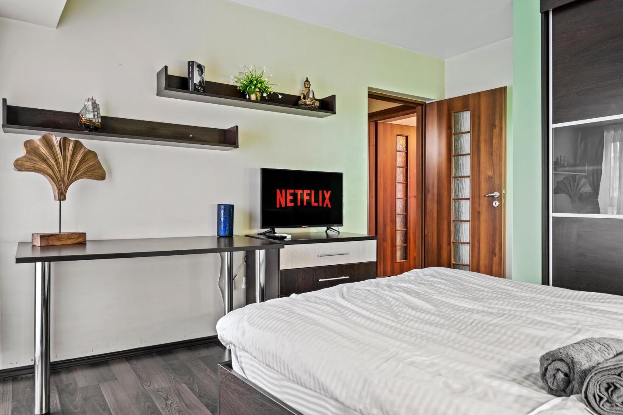 4 Rooms Unirii 47 Bukares Bagian luar foto